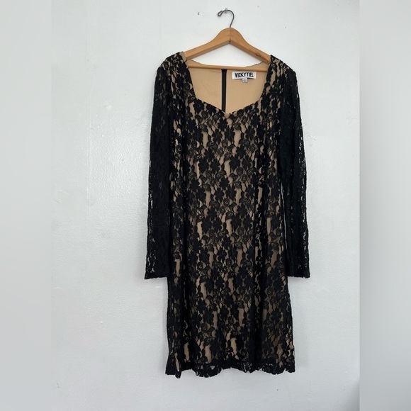 Vicky Tiel | Lace Long Sleeve Midi Dress - Picture 2 of 7